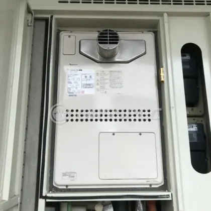施工前の暖房熱源機（GTH-2413AWXH-T）