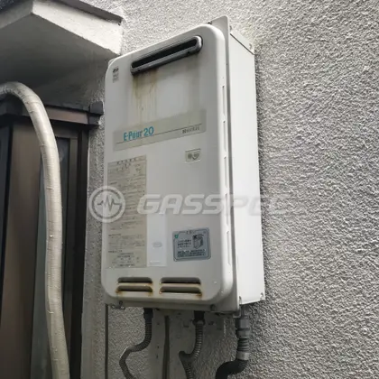 施工前の給湯器（YS2033R）