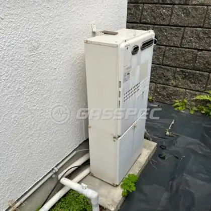 施工前の給湯器