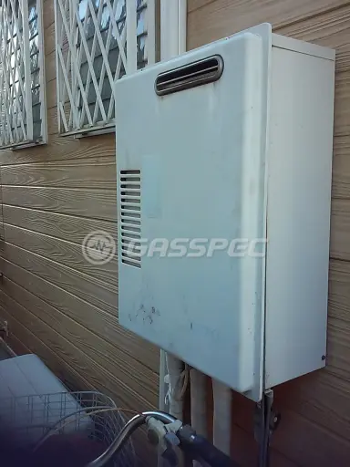 交換前の給湯器（TOTO RGE24KV2-SN）