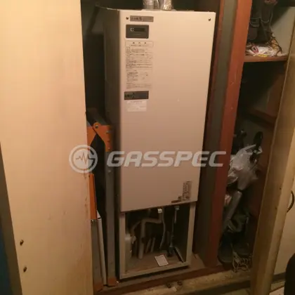 施工前の暖房熱源機（AD-200FFA）