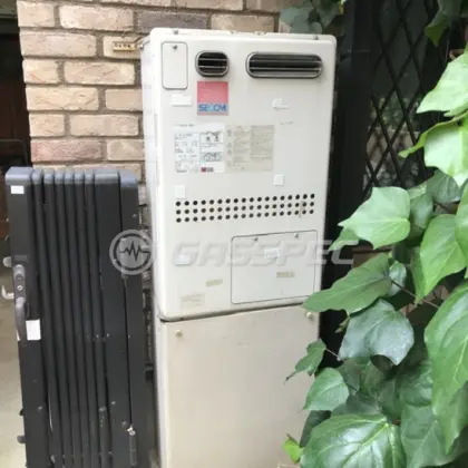 施工前の暖房熱源機（GTH-2413AWXH）