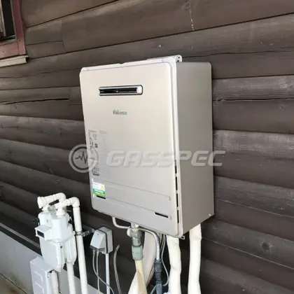施工後の給湯器（パロマ FH-E2422SAWL）