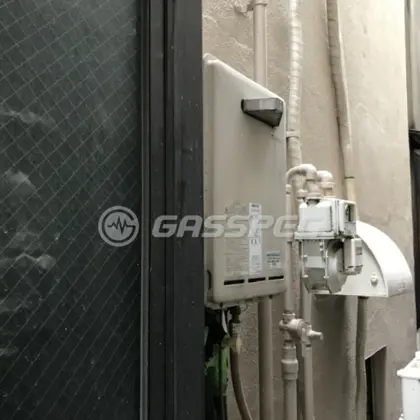 施工前の給湯器（RUX-V1016W）