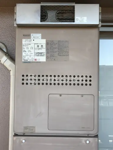 施工前の暖房熱源機（GTH-2413AWXH）