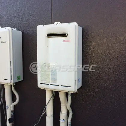 施工前の給湯器（RUX-V1616W-E）