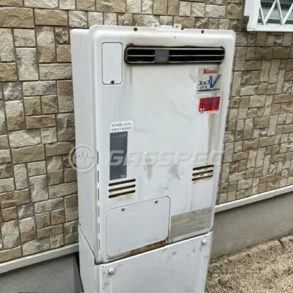 施工前の暖房熱源機（RUFH-V2403AW2-3）