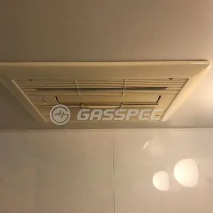 施工前の浴室乾燥機（FD2809J3）