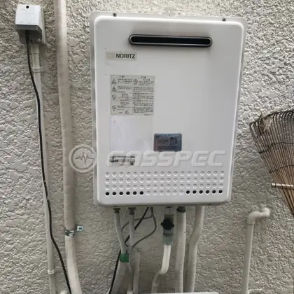 施工前の給湯器