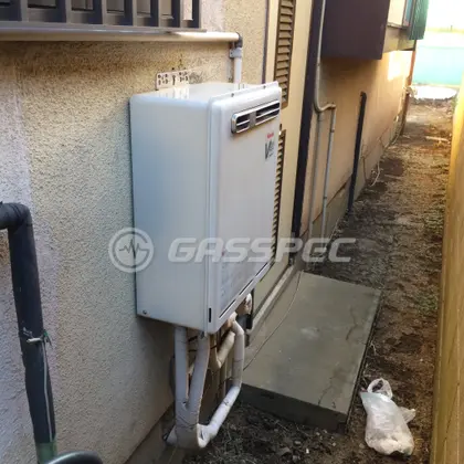 施工前の給湯器（RUF-V2000SAW-1）