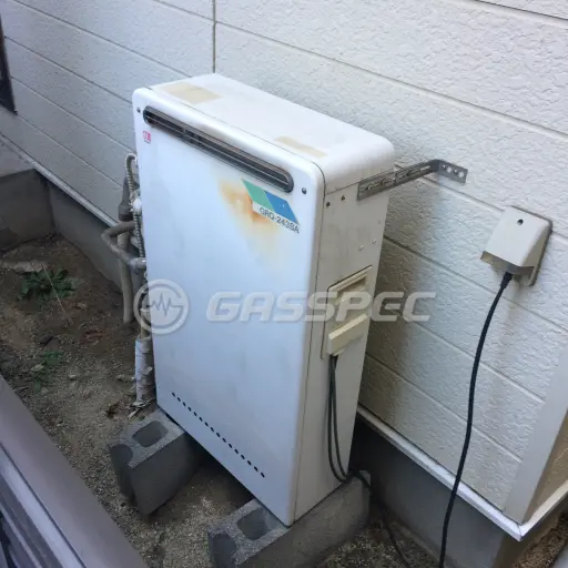 交換前の給湯器（ノーリツ GRQ-243SA）