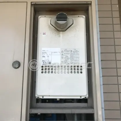 施工前の給湯器（YV1660RT）
