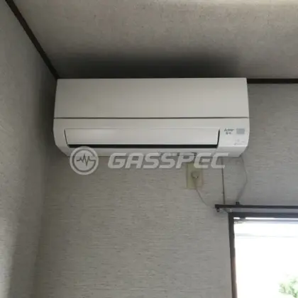施工後のエアコン（三菱 MSZ-GV2522 W）