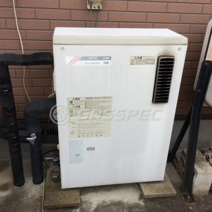 施工前の給湯器（RPE32K）