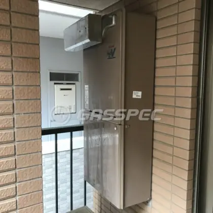 施工前の給湯器（RUF-V2001SAA）