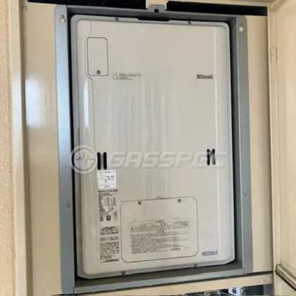 施工前の暖房熱源機（RUFH-E2403AB）