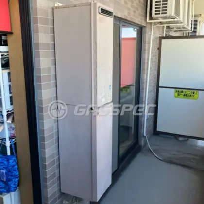 施工前の給湯器（OURB-2051SAQ）