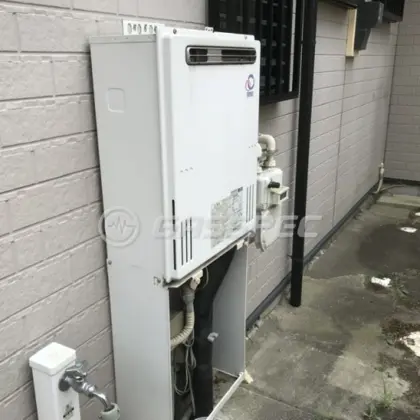 施工前の給湯器（GX-2400AW）
