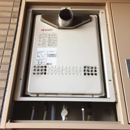 施工前の給湯器