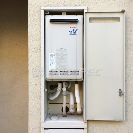 交換前の給湯器（リンナイ RUF-VK1610SABOX）