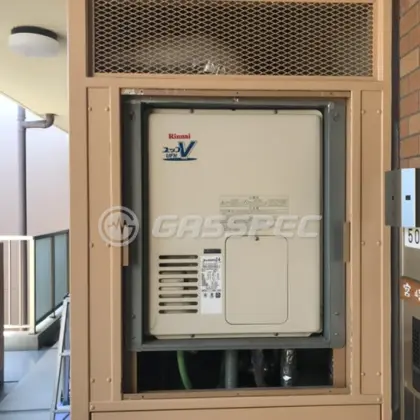 施工前の暖房熱源機（RUFH-VD2400SAU2-3）