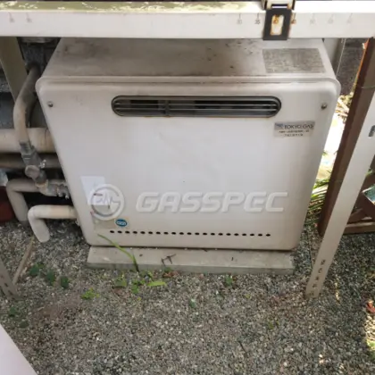 施工前の給湯器（NR-A816RF-R）
