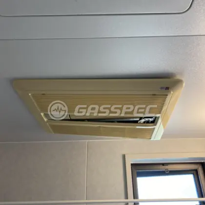 施工前の浴室乾燥機（BD-2800）