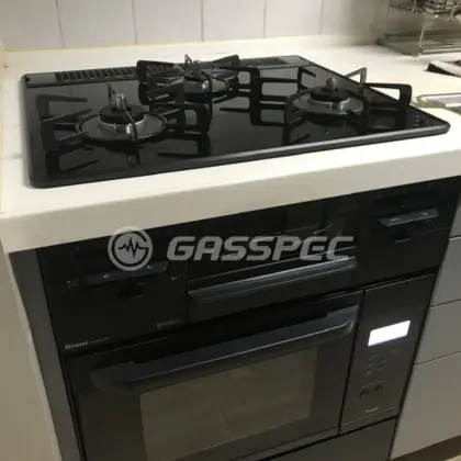施工後のビルトインガスコンロ（リンナイ RS31W28U32RBW）