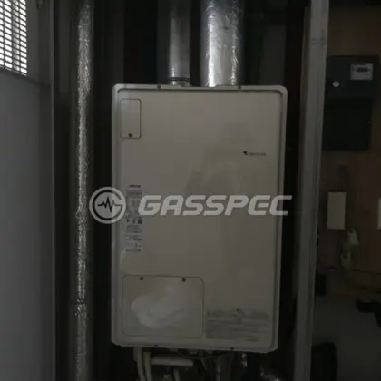 施工前の暖房熱源機（RUFH-V1613AFF2-3(B)）