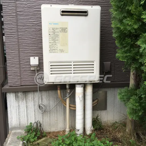 交換前の給湯器（長府 GFK-2414WKA）
