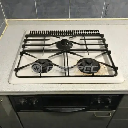 施工前のビルトインガスコンロ（RBG-30B2-B）