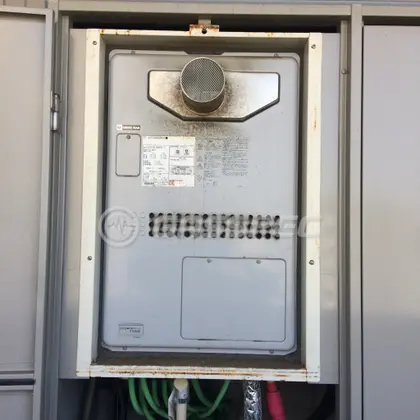施工前の暖房熱源機（GTH-2417AWX3H-T）