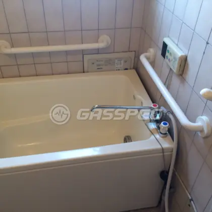 施工前の給湯器（HOL-1670AQ）