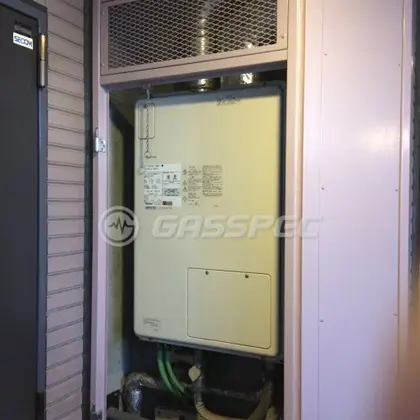 施工前の暖房熱源機（GTH-2413AWXH-FF-1）