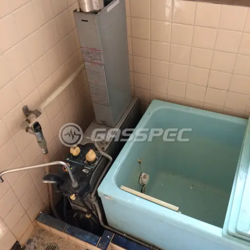 交換前の給湯器（パーパス TP-704BFDPZ）