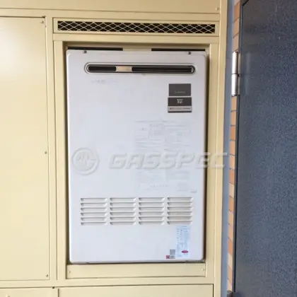 施工前の暖房熱源機（AT-245RA-SW2）