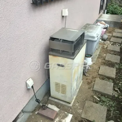 施工前の給湯器（GRQ-130）