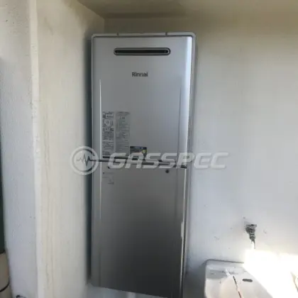 施工後の給湯器（リンナイ RUF-ME2406SAW）