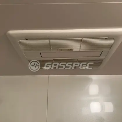 施工前の浴室乾燥機（BBD-3304ACSKJ3M）