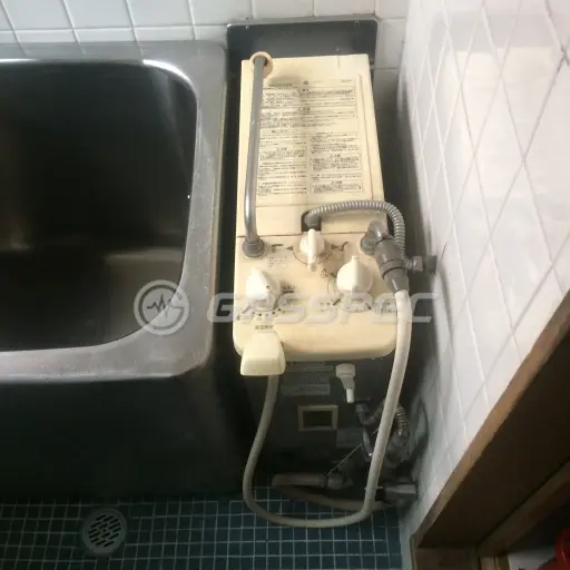交換前の給湯器（ガスター KG-806BFK-FSH1）