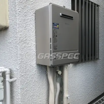 施工後の給湯器（パロマ FH-2423SAWL）