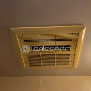施工前の浴室乾燥機（FD2809J3）