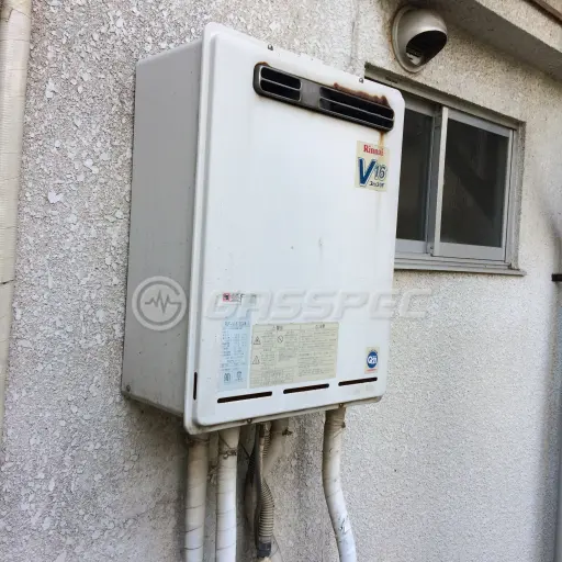 交換前の給湯器（リンナイ RUF-V1610SAW-1）