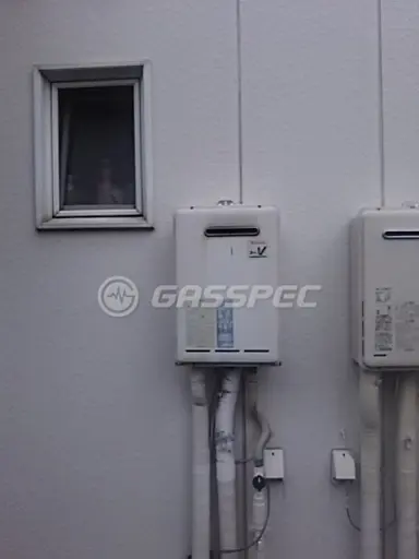 施工前の給湯器（RUX-V1616W-E）