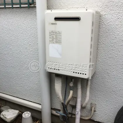 施工前の給湯器