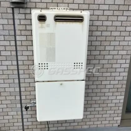 施工前の給湯器
