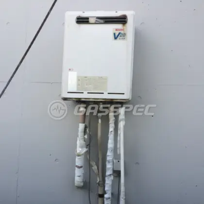 施工前の給湯器（RUF-V2000SAW-1）