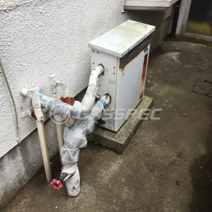 施工前の給湯器（GQ-241R）