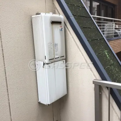 施工前の給湯器（RUX-V1615W-E）