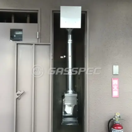 施工後の給湯器（日立 WF-1613AT）